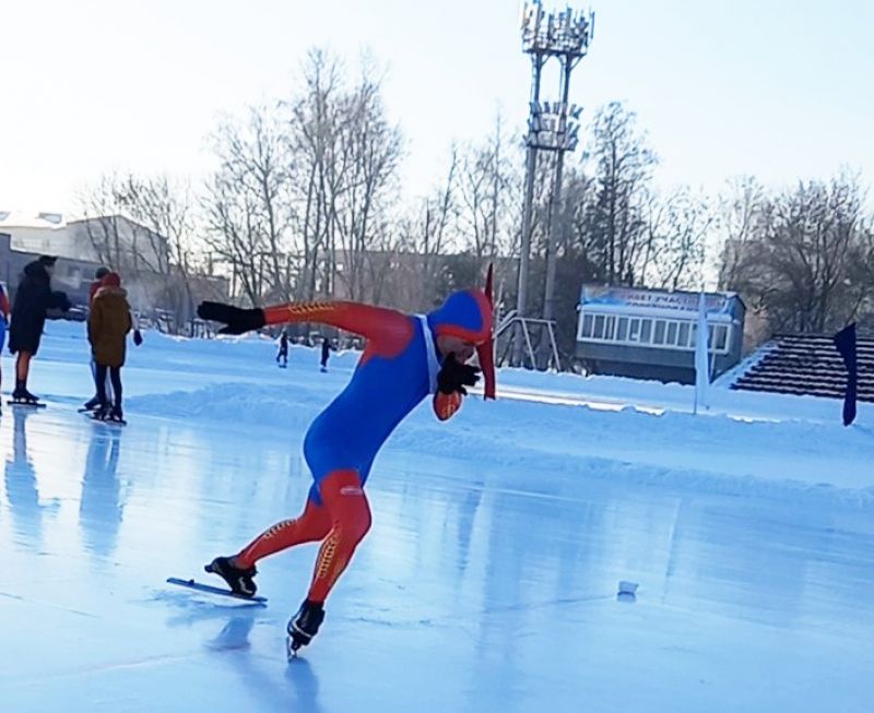 Барнаульские конькобежцы открыли домашний сезон