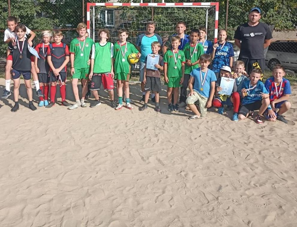 Юные спортсмены Железнодорожного района приняли участие в турнире по мини-футболу