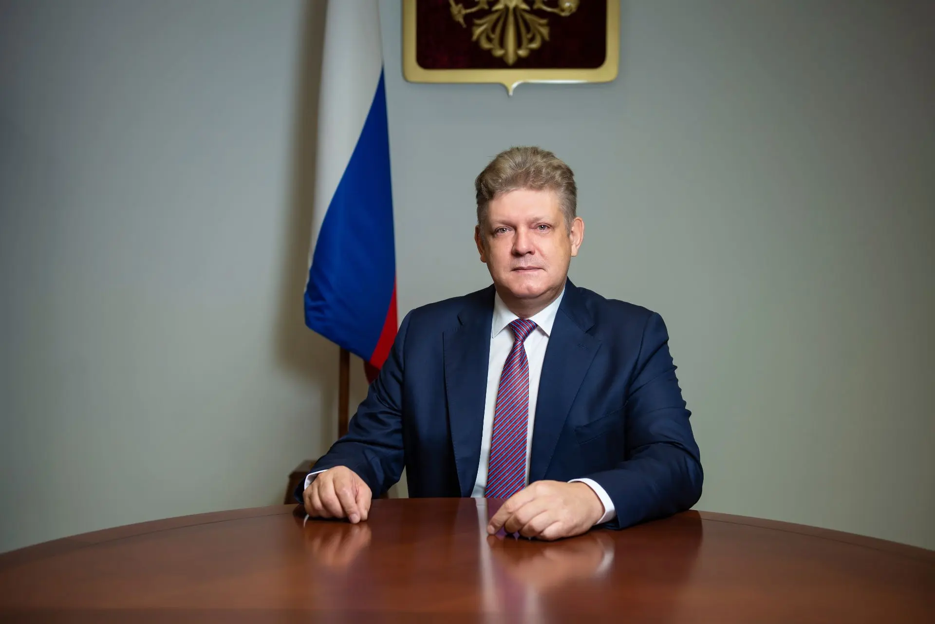 Полномочный представитель Президента России в Сибирском федеральном округе Анатолий Серышев поздравил жителей Алтайского края с Днём защитника Отечества