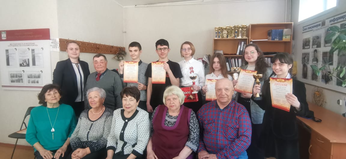 В комитете ветеранов Центрального района города Барнаула прошло награждение участников патриотической викторины