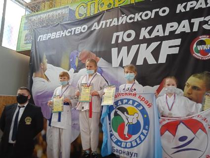 Барнаульские спортсмены успешно выступили на спартакиаде по каратэ