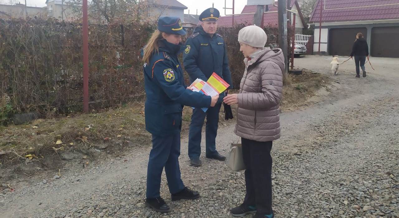 Совместные рейды по пожарной безопасности проводят специалисты штаба по делам ГОЧС Ленинского района и инспектора госпожнадзора