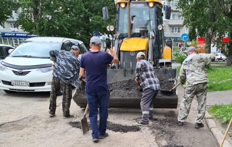 Жители Петровского микрорайона принимают активное участие в улучшении его инфраструктуры 