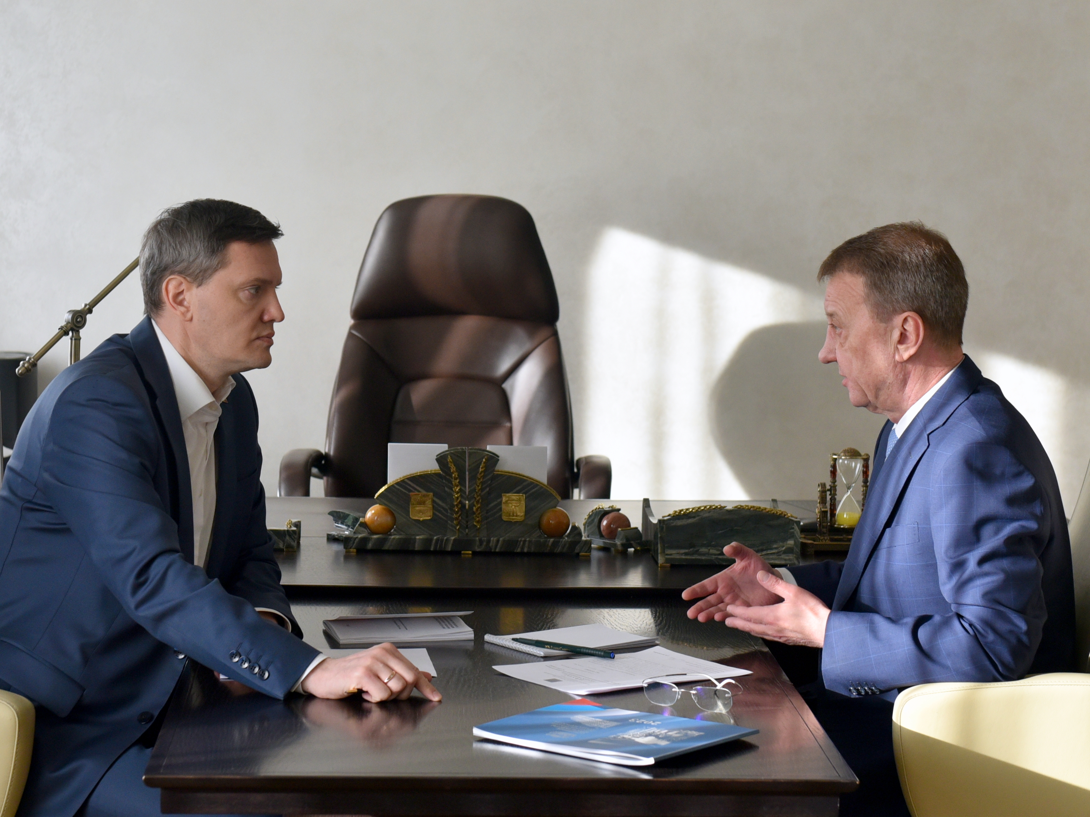 Вячеслав Франк и Даниил Бессарабов обсудили перспективы участия Барнаула в новых национальных проектах, инициированных Президентом