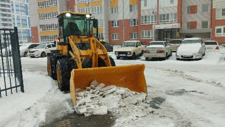 Работы по очистке  межквартальных проездов продолжаются  в усиленном режиме