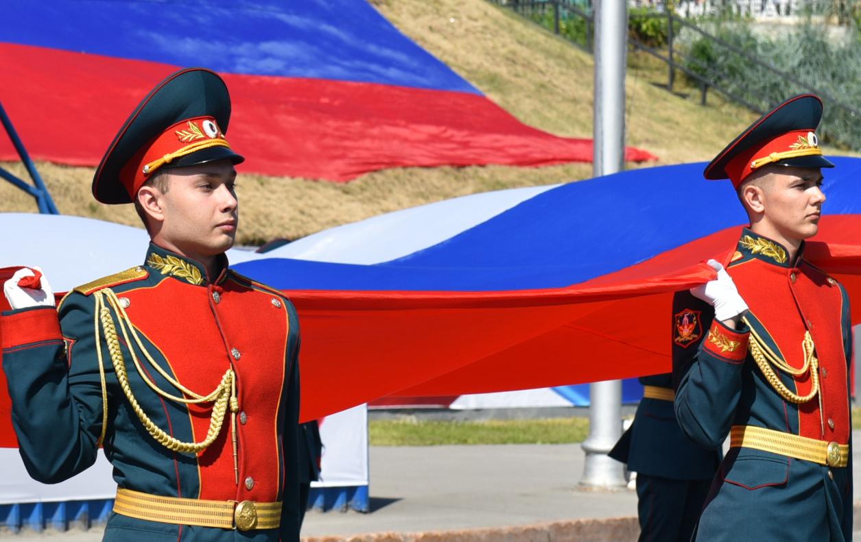 день россии в барнауле