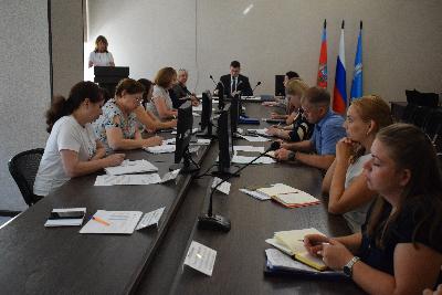 Итоги работы административной комиссии  по Индустриальному району г.Барнаула рассмотрели на аппаратном совещании