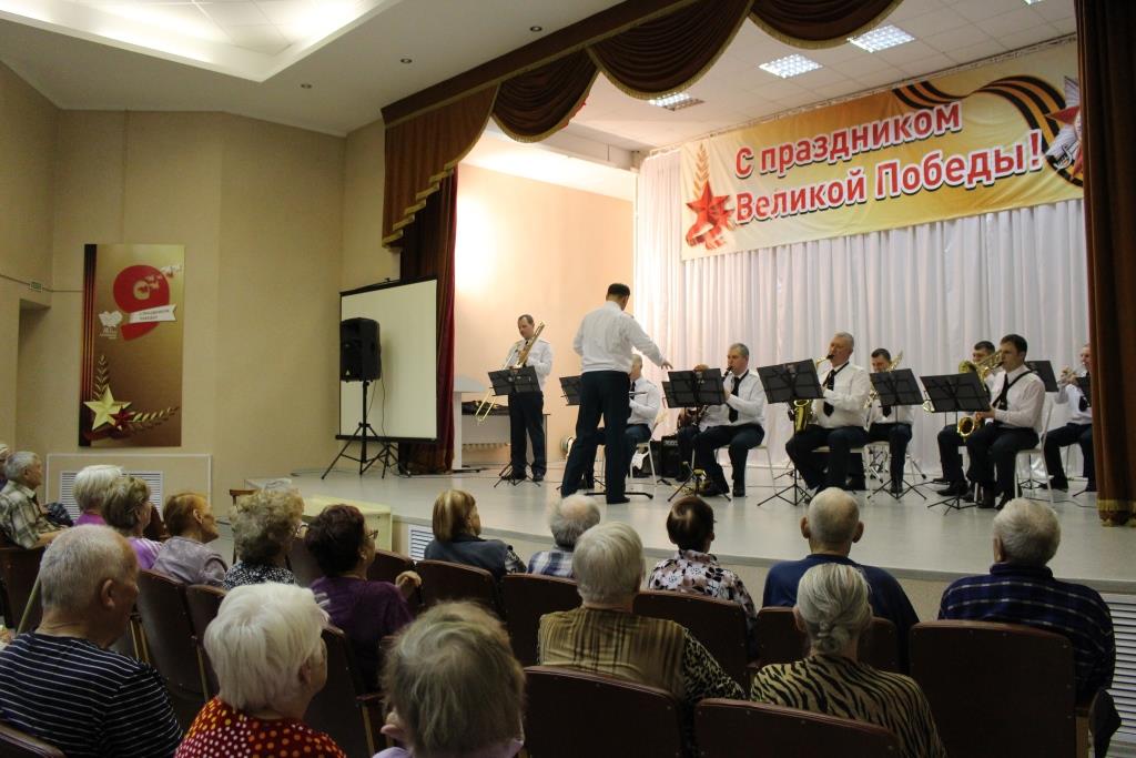Оркестр Управления Росгвардии по Алтайскому краю провел концерт для ветеранов войн