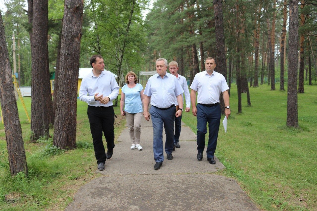Заместитель главы города по социальной политике Александр Артемов посетил лагерь «Парус» с контрольным визитом