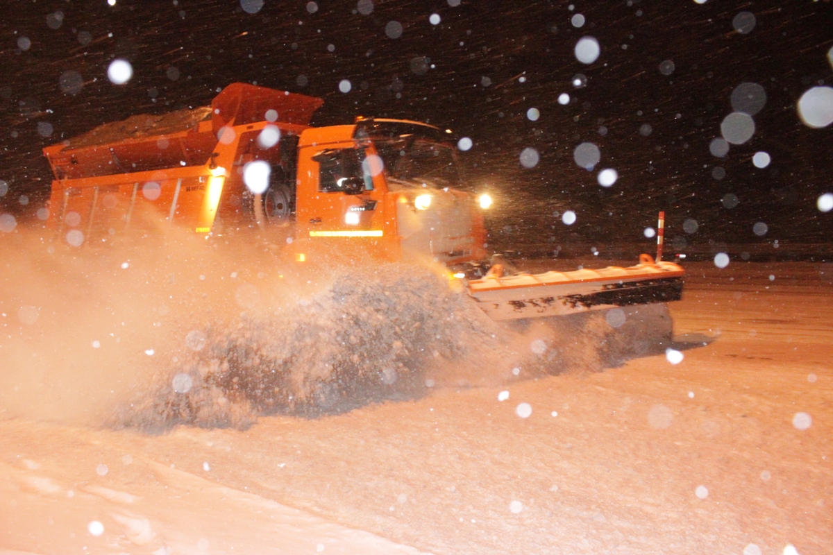 В ночь на 20 ноября на дорогах будет работать 115 единиц снегоуборочной техники
