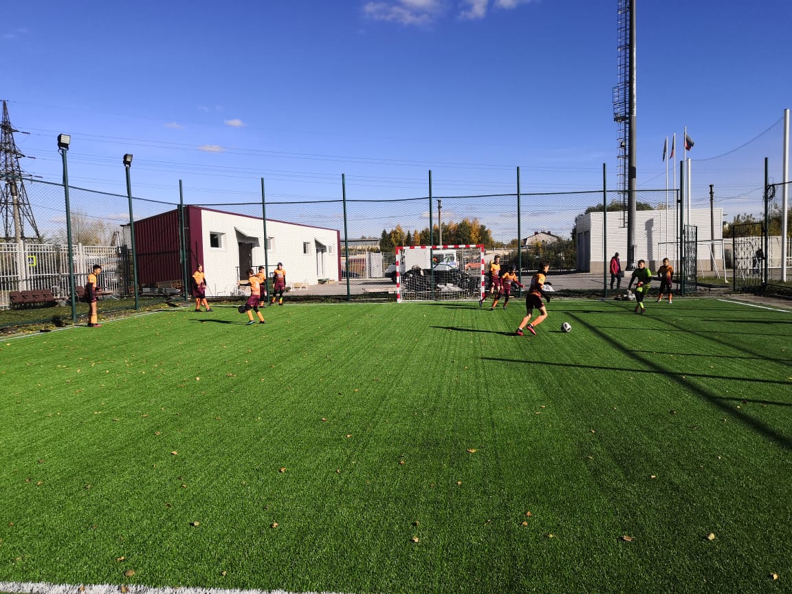 В Барнауле на стадионе «Полимер» введено в эксплуатацию новое мини-футбольное поле с искусственным покрытием