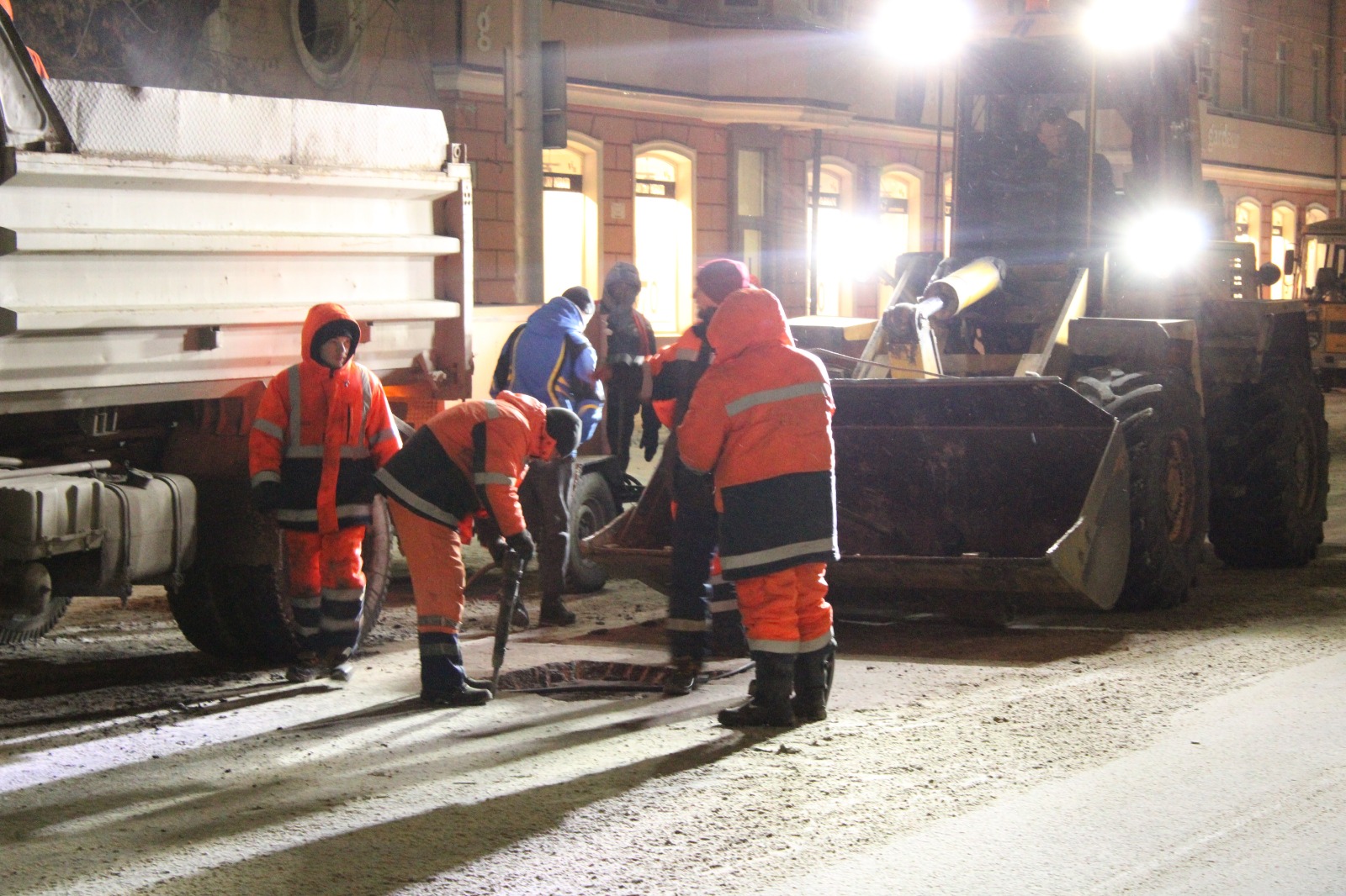 В Барнауле начался ремонт дорог с применением холодного асфальта