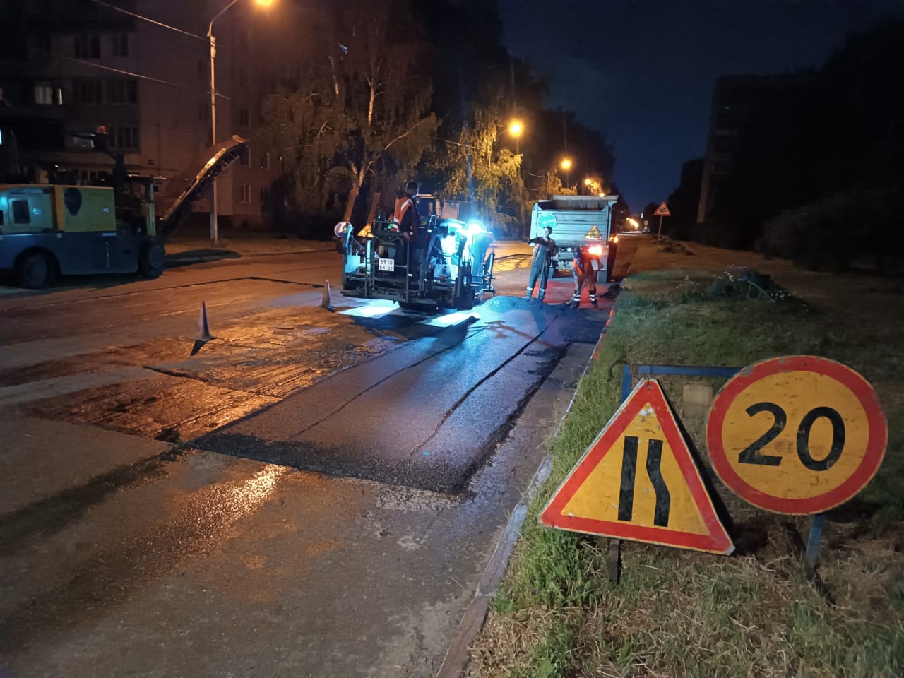 МБУ «Автодорстрой» продолжает текущий ремонт дорог в Барнауле
