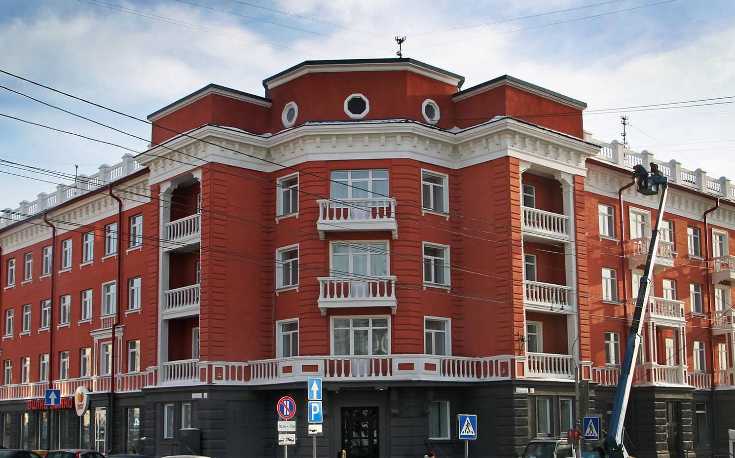 Среда Барнаула: гостиница «Алтай»