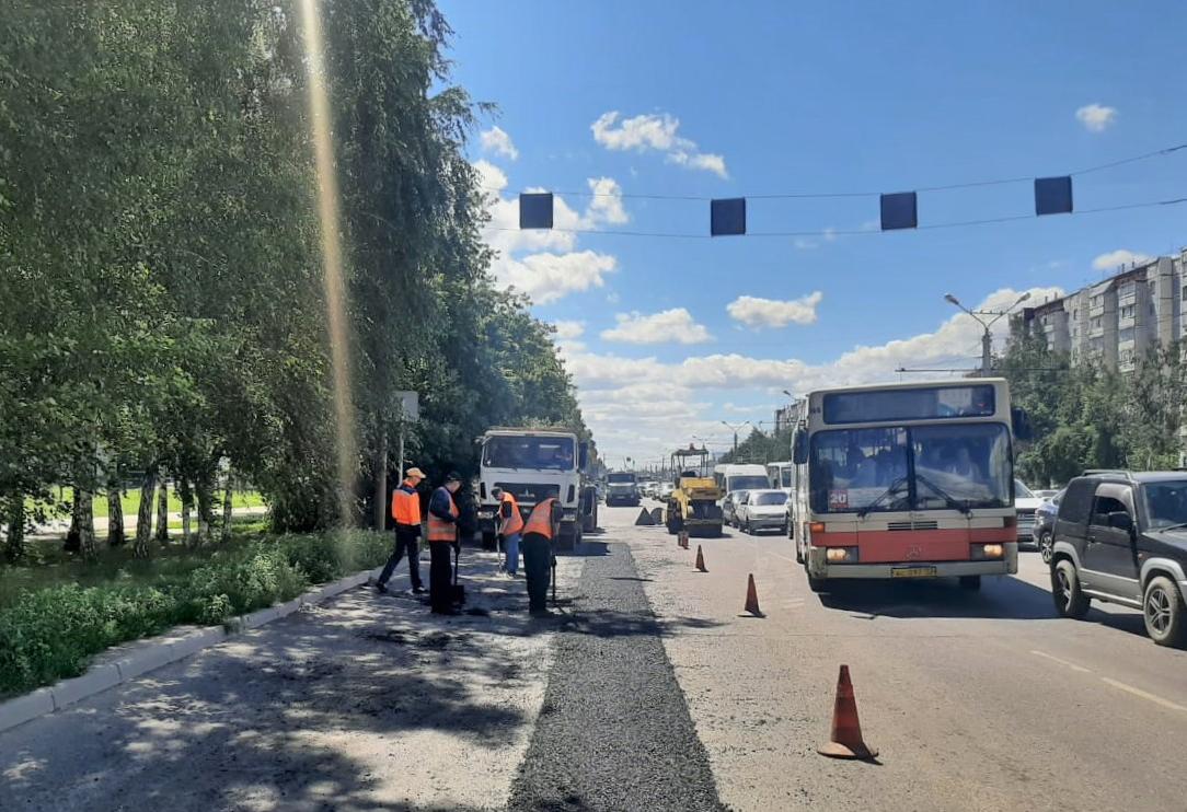 В Барнауле ремонтируют улицу Попова и другие дорожные участки