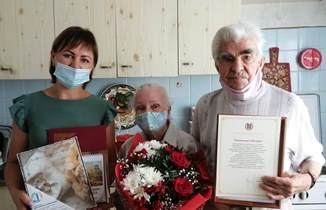 Изумрудный юбилей совместной жизни отметили супруги Дубровины Геннадий Филиппович и Нина Степановна