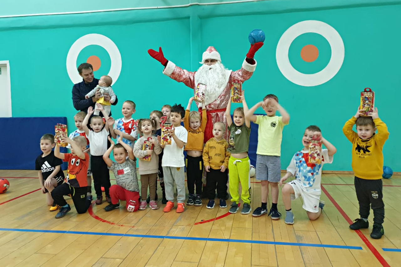 В Октябрьском районе прошли новогодние спортивные соревнования