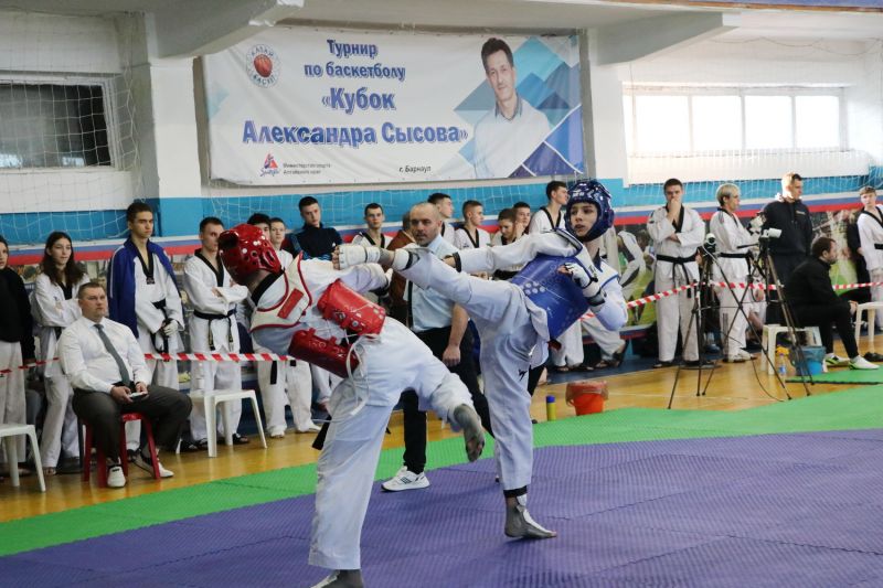 Медали сибирского первенства по тхэквондо разыграли в Барнауле