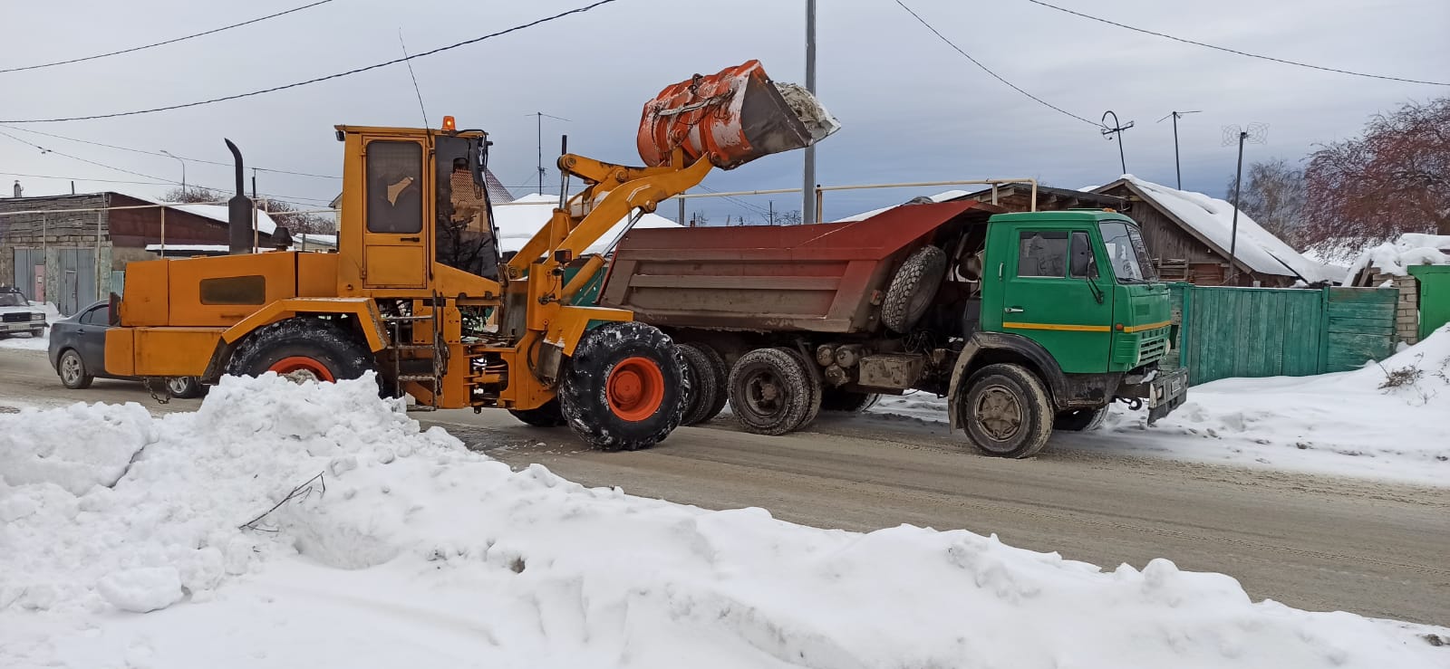 В ночь на 29 ноября на дорогах Барнаула будут работать 142 единицы снегоуборочной техники
