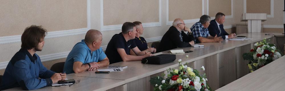 В Железнодорожном районе состоялось совещание о подготовке объектов жилищно-коммунального хозяйства к работе в зимний период 2025/2026 гг