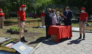 «Капсулу времени» заложили в День памяти и скорби на Аллее Памяти в Ленинском районе