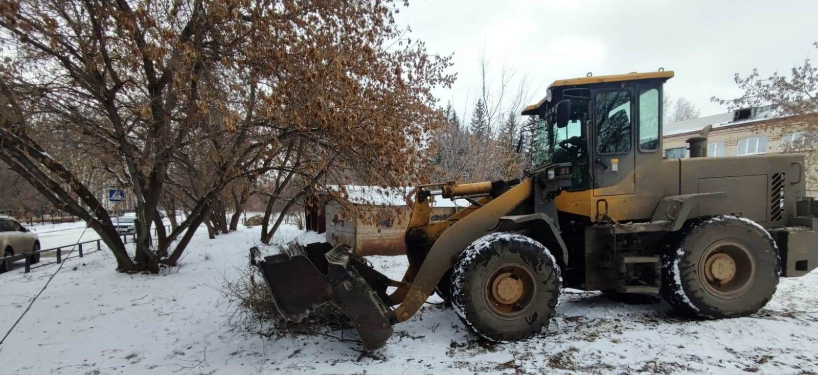 В Ленинском районе продолжают устранять последствия непогоды