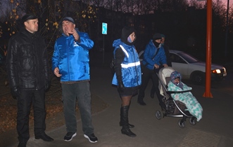 В Барнауле проходят рейдовые мероприятия, направленные на соблюдение безопасности детей на дорогах.