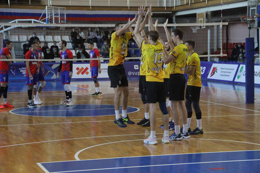 Волейбольные команды «Университет» и «Тархан» обменялись победами