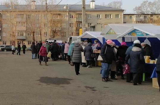 Последняя осенняя ярмарка прошла в минувшую субботу  в микрорайоне Новосиликатном