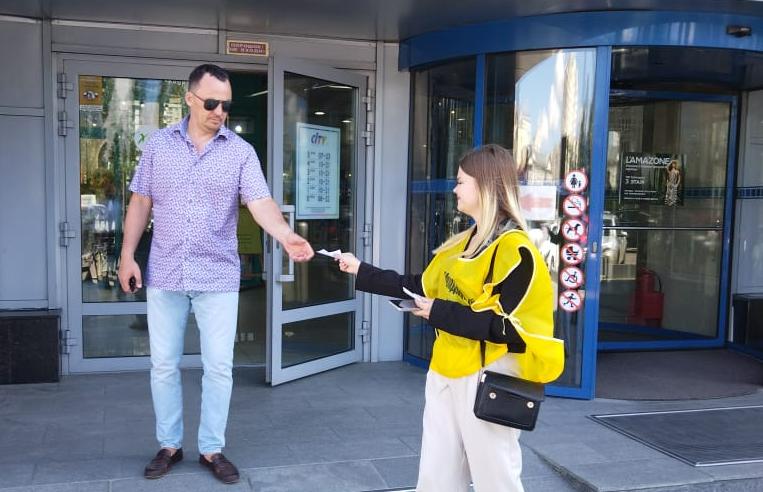 В Центральном районе провели очередную акцию по закрашиванию надписей