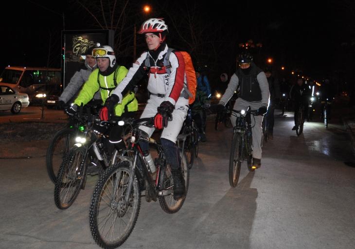 Во время акции «Час Земли» по центру Барнаула проедут «Велосветлячки» 