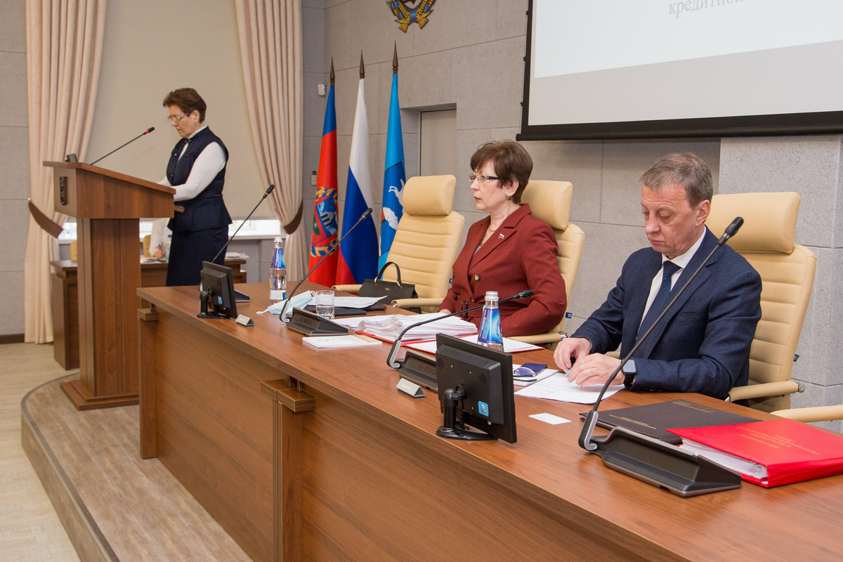 18 вопросов рассмотрели на апрельском заседании Барнаульской городской Думы