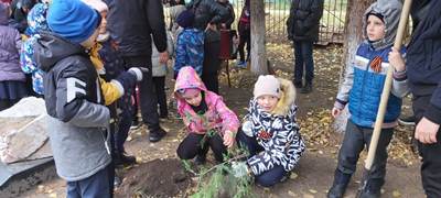 Учащиеся школы №89 города Барнаула приняли участие в всероссийском экологическом субботнике «Зелёная Россия»