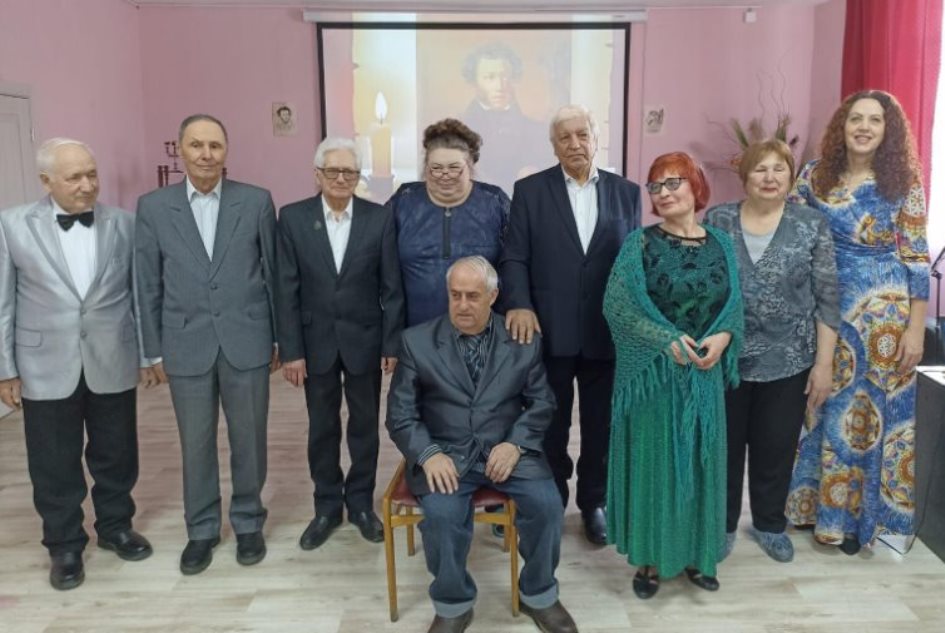 Жители микрорайона «Тимуровский» провели тематическую встречу, посвященную памяти великого поэта Александра Пушкина