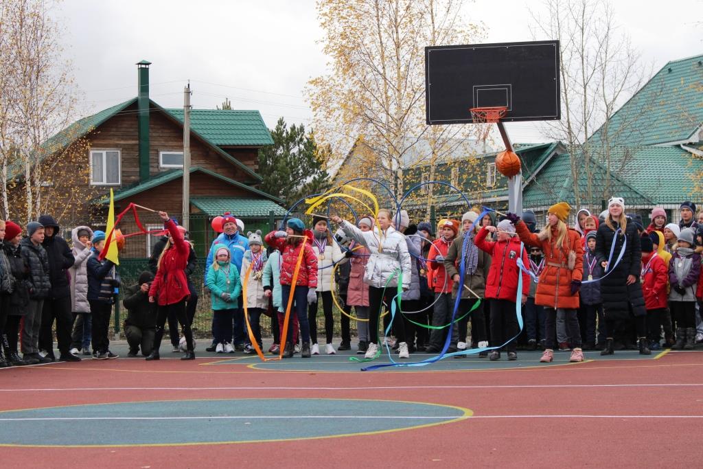 В пригороде Барнаула на базе школы №94 появилась современная спортивная площадка