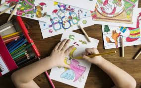 Продолжается прием работ в рамках конкурса детских рисунков и открыток ко Дню матери