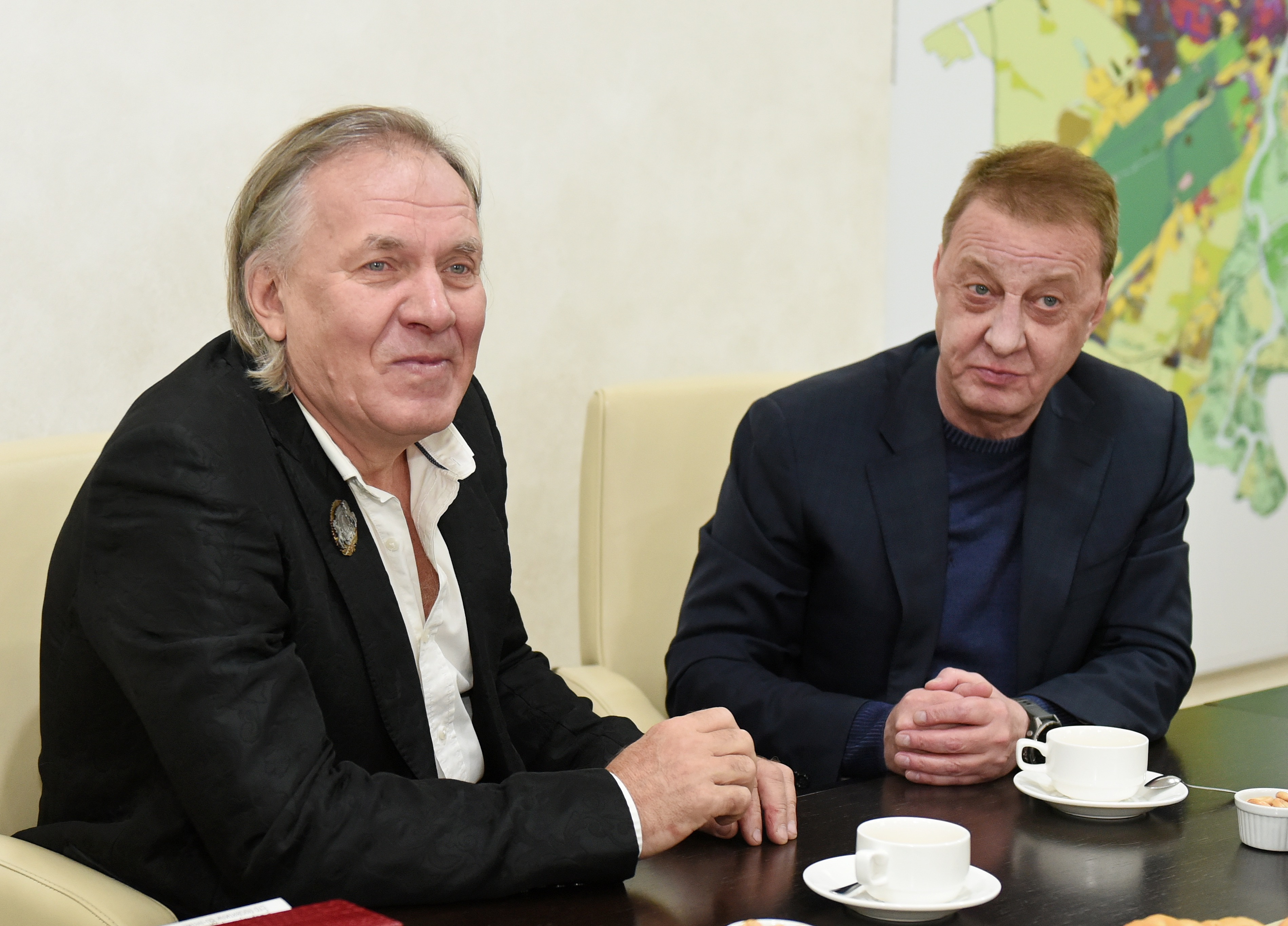 Глава города Вячеслав Франк поздравил барнаульского музыканта Владимира Кислова с 65-летием 