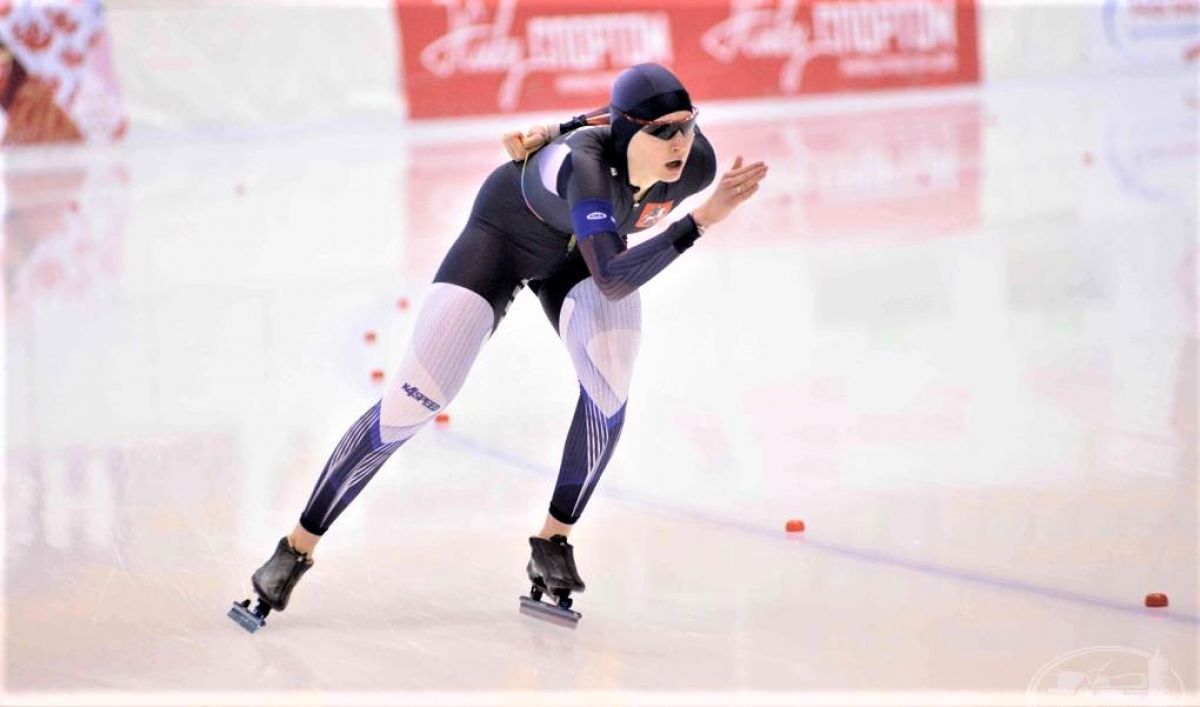 Воспитанница барнаульской спортшколы «Клевченя» стала трехкратной победительницей юниорского первенства России по конькобежному спорту