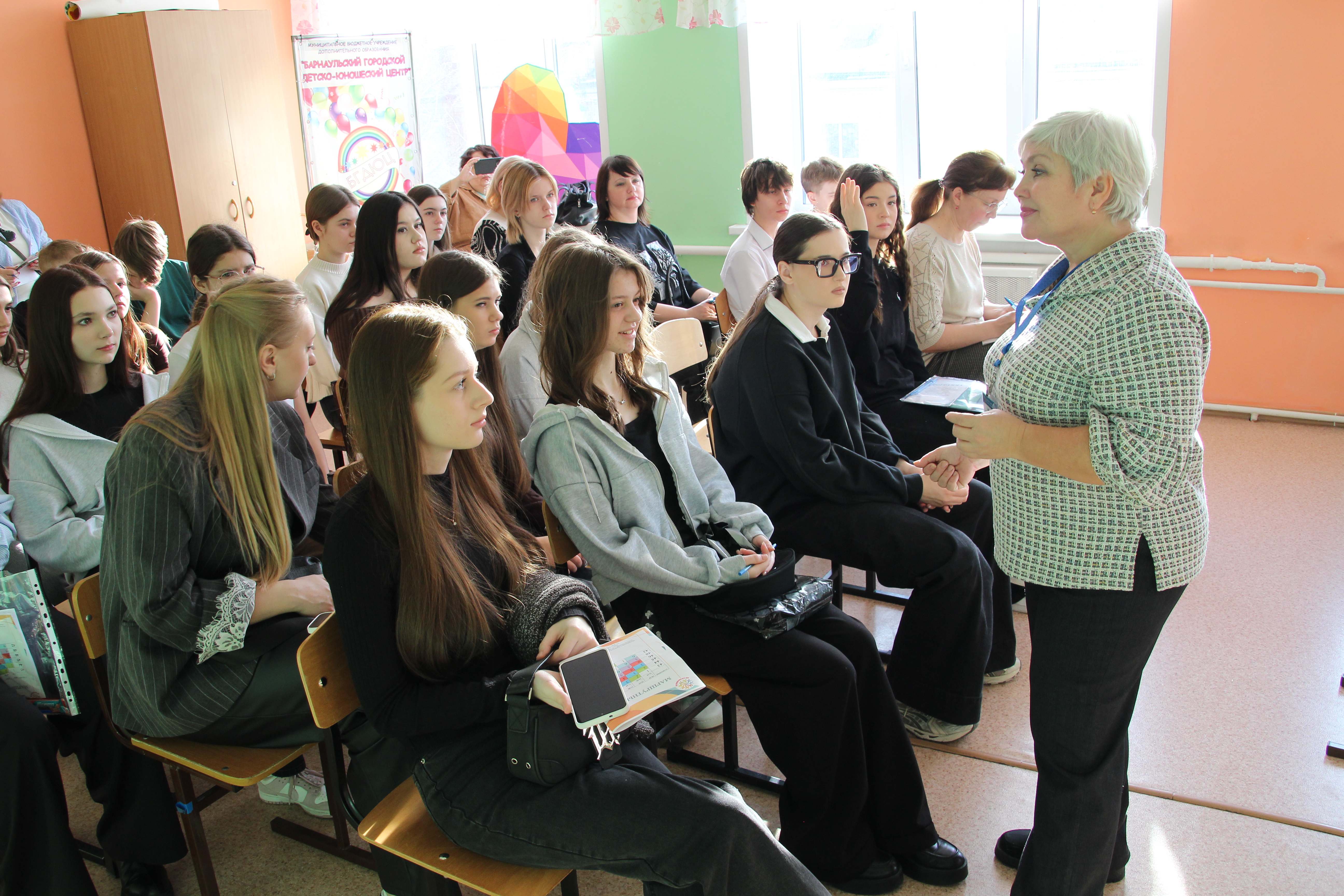 В Барнауле прошел городской семинар-тренинг для лидеров здорового образа жизни «Всё, что тебя касается»