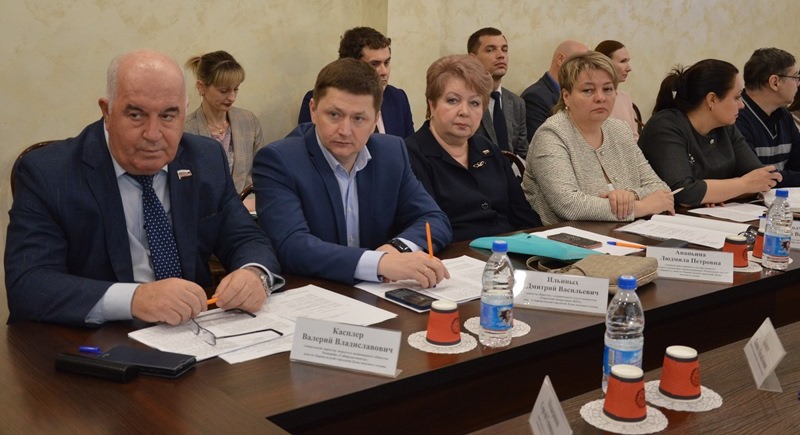 Вопросы выполнения индикативного Плана социально-экономического развития Октябрьского района в 2022 году обсудили на заседании коллегии 