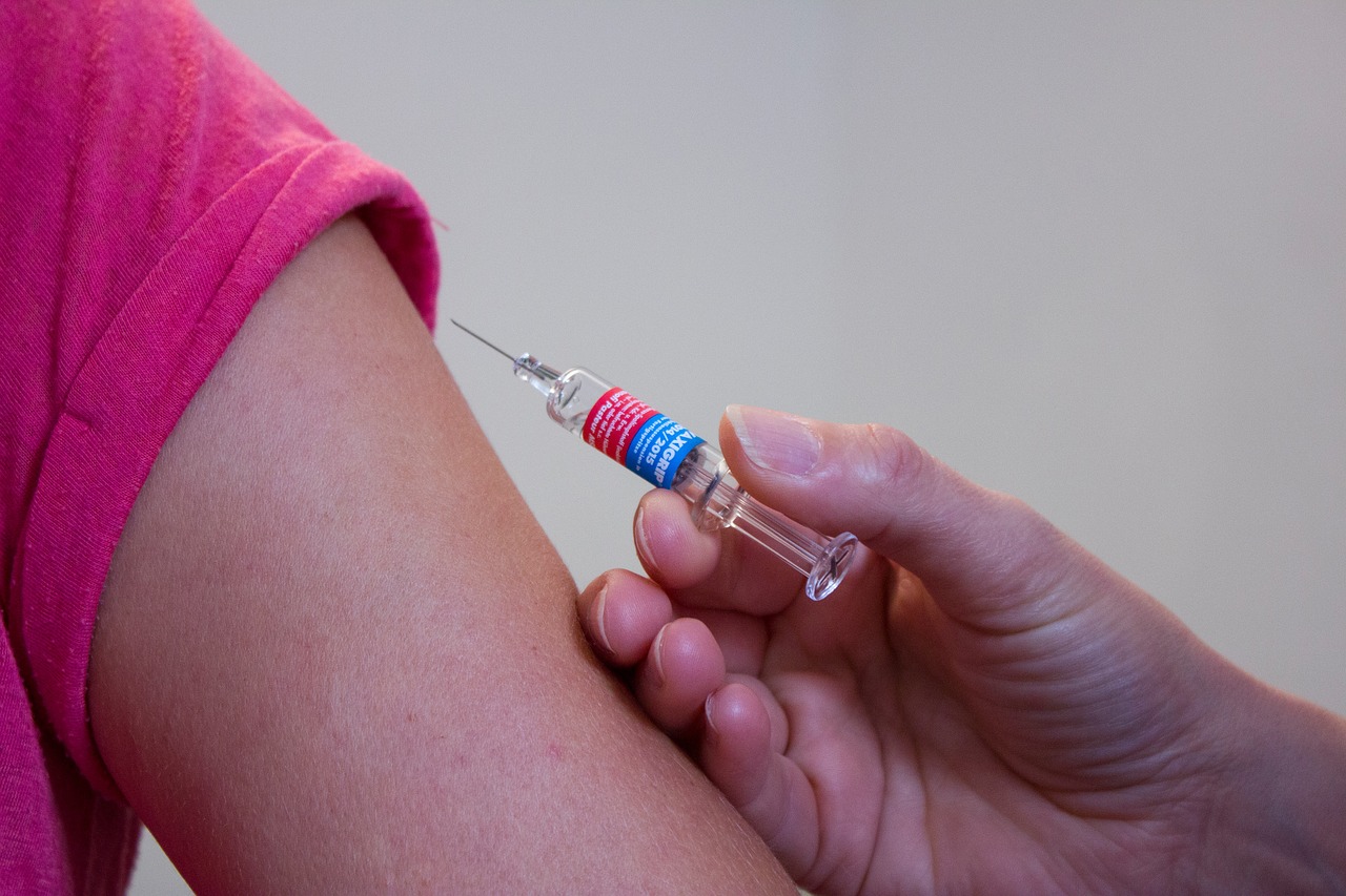 Жители Барнаула могут сделать прививку четырехвалентной вакциной от гриппа «Ультрикс Квадри»
