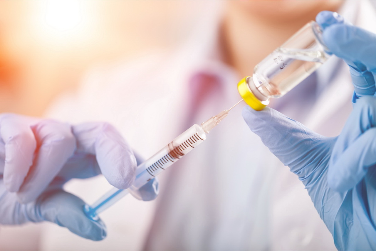 В 13 поликлиниках Барнаула можно пройти вакцинацию от COVID-19