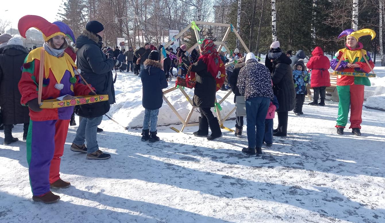 Масленичные гулянья прошли на площадках Центрального района Барнаула