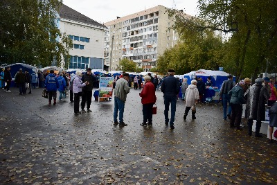 Продовольственная ярмарка прошла в парке спорта А.Смертина