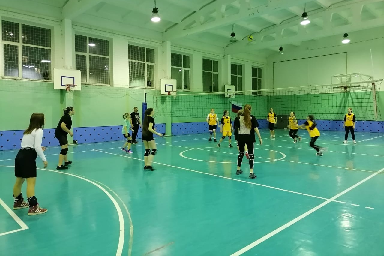 Первенство по волейболу среди учащихся образовательных учреждений прошло в Октябрьском районе