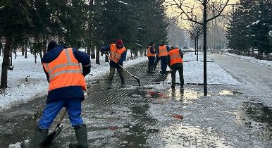 В Ленинском районе осуществляется ежедневный контроль за уборкой снега