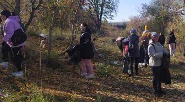 Месячник санитарной очистки стартовал в Ленинском районе экологической акцией на озере по ул.Гущина