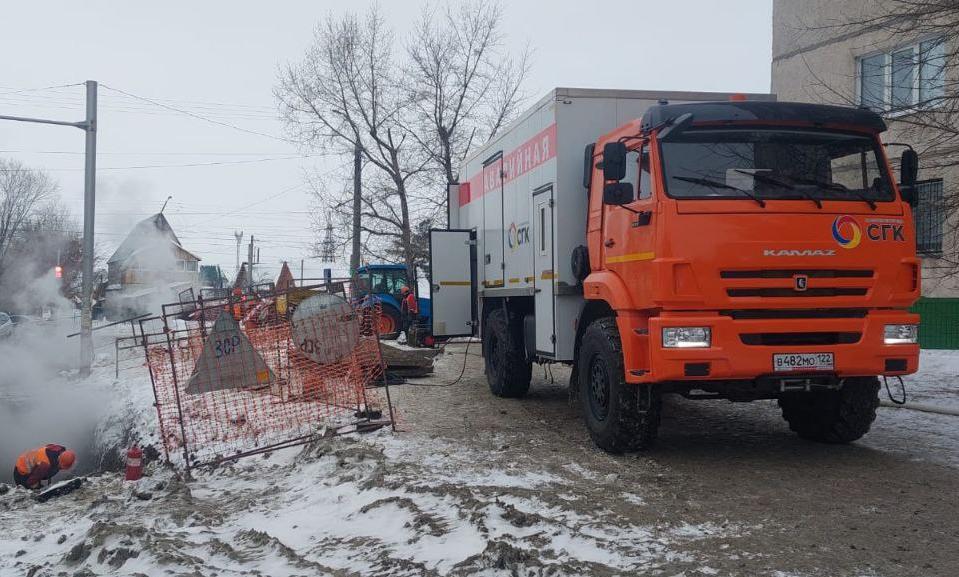 СГК устраняет дефекты на тепловых сетях по ул.Петра Сухова и Антона Петрова