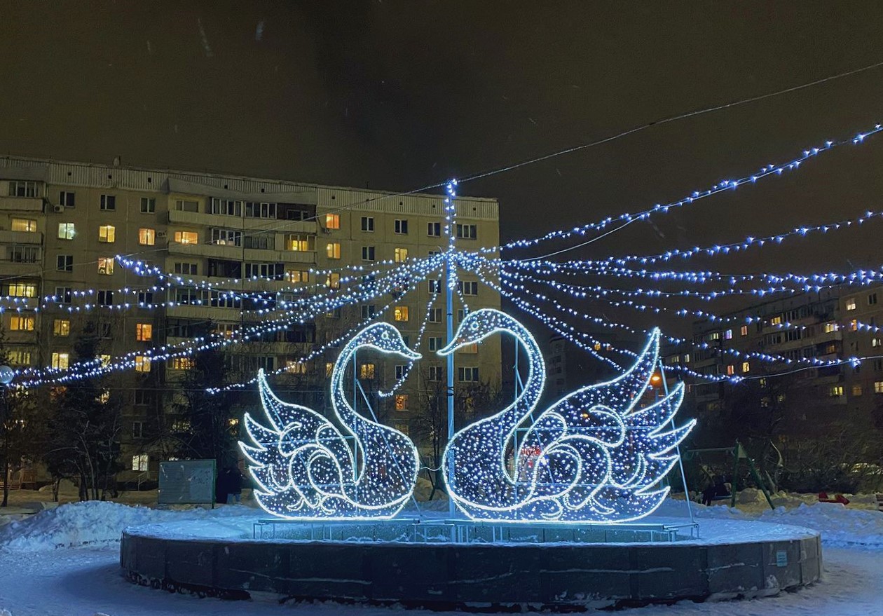 Барнаул украшают к новогодним праздникам