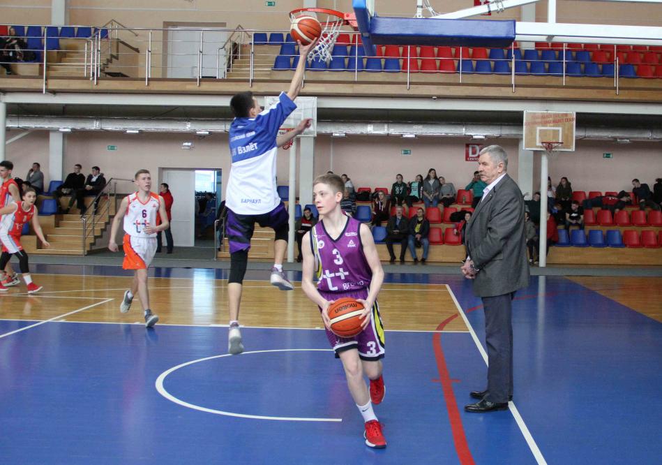Финальные игры школьной баскетбольной лиги стартуют в Барнауле